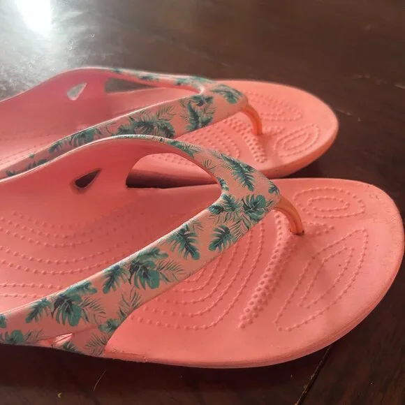 Pink Tropical Crocs Flip Flops Size 9 - Picture 1 of 3